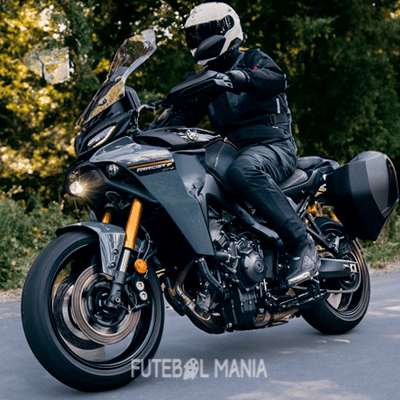 Kawasaki Versys 1000 SE 2024 vs. Yamaha Tracer 9 GT+ 2024